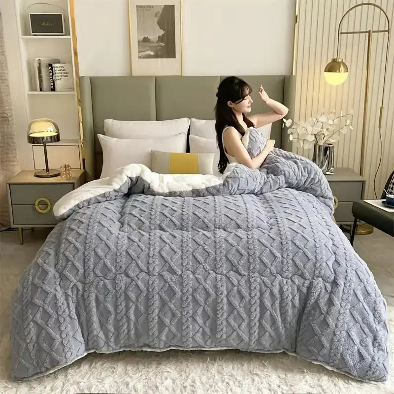 1pc Double-Sided Plush Fleece & Sheepskin Comforter