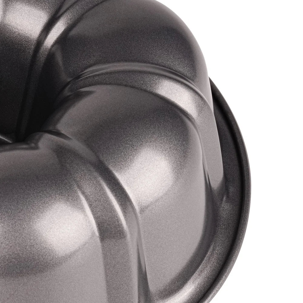10 Inch Round Nonstick Fluted Cake Pan